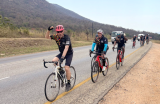 Dehydrated superstars hold the line as trucks roar past