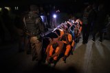 WATCH | Inmate's illegal phone rings during raid of Odi prison
