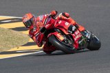 Marc Marquez claims 100th career pole with lap record in Italian Grand Prix qualifying