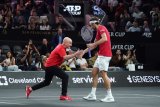 Fritz blitzes Alcaraz as Team World take big lead in Laver Cup