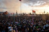 Glastonbury Line-Up 2025: 9 Clashes To Watch Out For