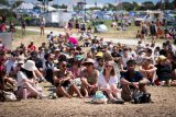 Heading To Glastonbury? These 5 Heatwave Hacks Could Save Your Festival