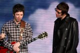 First Look At Noel And Liam Gallagher Reunited Ahead Of Oasis Tour