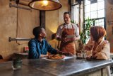 These 6 Behaviours Are Major Red Flags On A Dinner Date