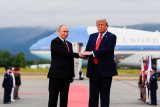 Why Does Donald Trump Keep Choosing Vladimir Putin Over Ukraine?