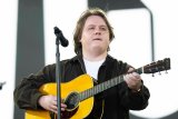 Lewis Capaldi Claims Some Stars Lied About Checking In On Him During His Mental Health Break