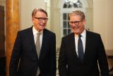 Keir Starmer Backs Peter Mandelson Despite Him Calling Jeffrey Epstein His 'Best Pal'