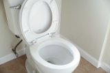 5 Pee Changes A Cancer Doctor Would Never, Ever Ignore