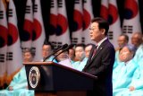 South Korea's Lee to retain 'comfort women' pact with Japan, says paper