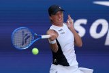 Swiatek, Sinner cruise as expanded US Open serves tennis feast