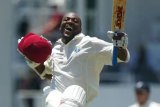 Is this the greatest LEFT-HANDED Test XI ever?