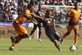 Ouaddou ‘a happy coach’ as he shows his hand in ensuring Pirates make the MTN8 semifinals