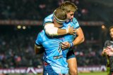 Bulls bulldoze Sharks for final spot
