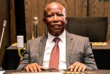 Malema calls on Ramaphosa to fire police minister