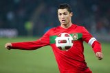 Cristiano Ronaldo beats Lionel Messi to BILLIONAIRE status