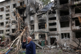 Russia and Ukraine to talk about peace but remain far apart