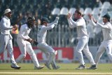 Harmer’s county blueprint helps sink Pakistan