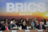 Trump threatens extra 10% tariffs on Brics as leaders meet in Brazil