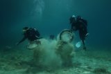 Divers cleaning up seabed off Greece’s Alonissos island raise alarm over marine pollution