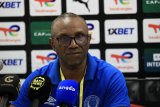 CONFIRMED: African coach offered to Orlando Pirates!