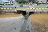 Nelson Mandela Bay Municipality pledges to fix Kings Beach sewage issue