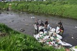 Simple device removes 23 TONNES of waste from Cape Town rivers