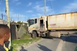 Drunk truck driver crashes into Khayelitsha animal clinic