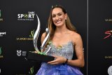 ‘Thank you for allowing me to be your golden girl’: Olympian Tatjana Smith not coming out of (…)