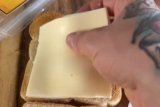 Sliced mayonnaise on a sandwich – it’s a thing! – WATCH