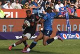 Watch: Am-azing Bulls-Sharks action