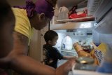 Ohio food banks strain as Trump slashes federal aid programmes