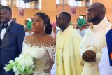 Drama as ex-seminarian weds, 8 priests attend ceremony in viral video – WATCH