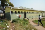 Pressure mounts for suspension of Mdantsane principal