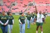 Girl rugby players get to meet their idols