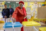 News24 | SA advocates question Namibian president's power to extend election