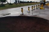 Massive sinkhole renders R500 in Carletonville ‘extremely unsafe’
