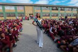 Beauty queen inspires pupils from her neck of the woods