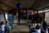School closures push Rohingya refugee children into marriage and work