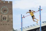 ‘It’s magic,’ says Swede Duplantis after soaring to new pole vault world record
