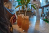 Crisp Corona cocktail to enjoy in sunny weather