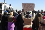 Ekurhuleni MMC tells Tsietsi residents why the area won't be electrified any time soon