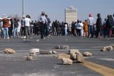 News24 | Maponya Mall forced to close as fed-up residents block roads in protest over ongoing (…)