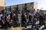 Hanover Park residents threaten gangsters outside their homes