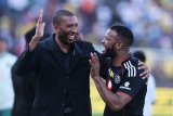 Pirates coach Ouaddou asks fans to give him more time, defends Maswanganyi