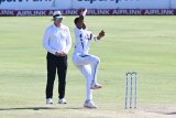 Warriors need four wickets for victory in Centurion