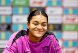 Supporting Carter amid racist abuse has brought England closer, teammate says