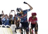 Paret-Peintre paints masterpiece on Ventoux as Pogacar stays in control