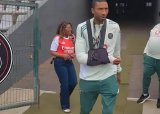 Pirates coach Ouaddou returns with a strapped arm after car accident