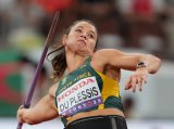 Olympic medallist Du Plessis advances to final, Dambile ends eighth in 200m
