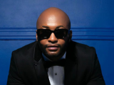 Vusi Nova joins local artists for soulful concert